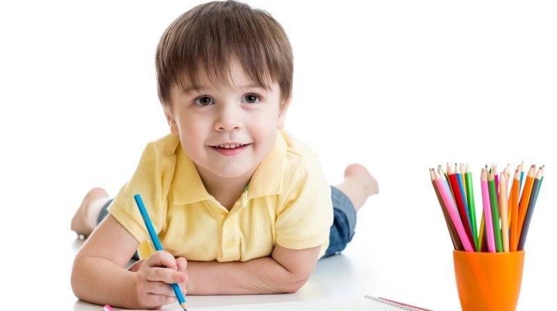 چگونه میتوانید چپدستی یا راستدستی فرزندتان را تشخیص دهید؟